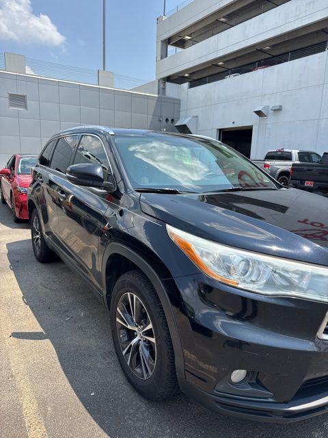 used 2016 Toyota Highlander car, priced at $14,350