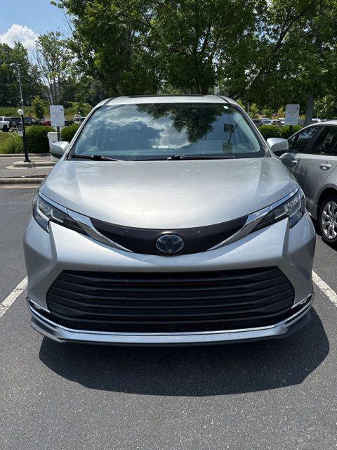 used 2023 Toyota Sienna car, priced at $36,320