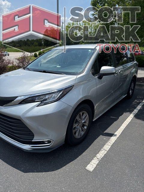 used 2023 Toyota Sienna car, priced at $36,320