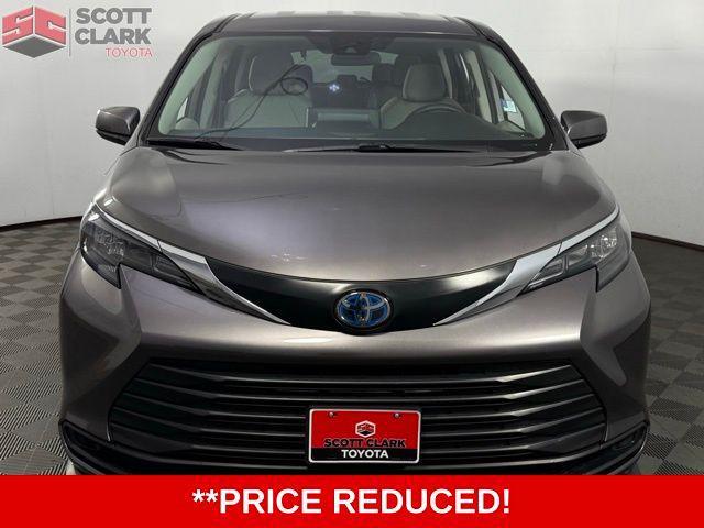 used 2024 Toyota Sienna car, priced at $40,732