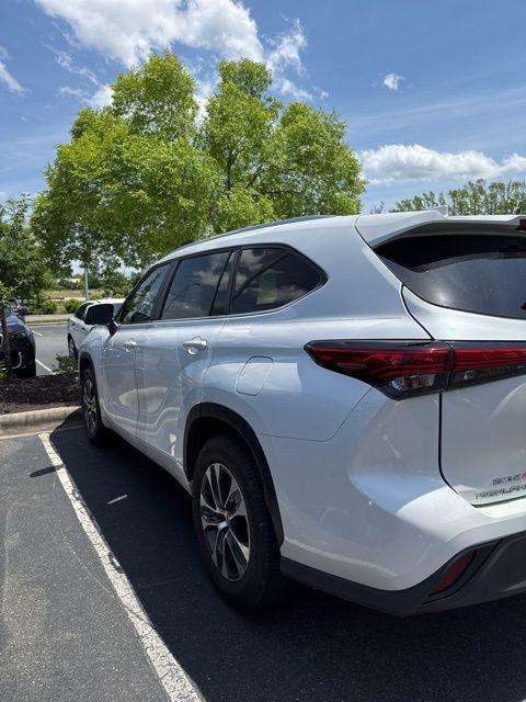 used 2023 Toyota Highlander car, priced at $38,886