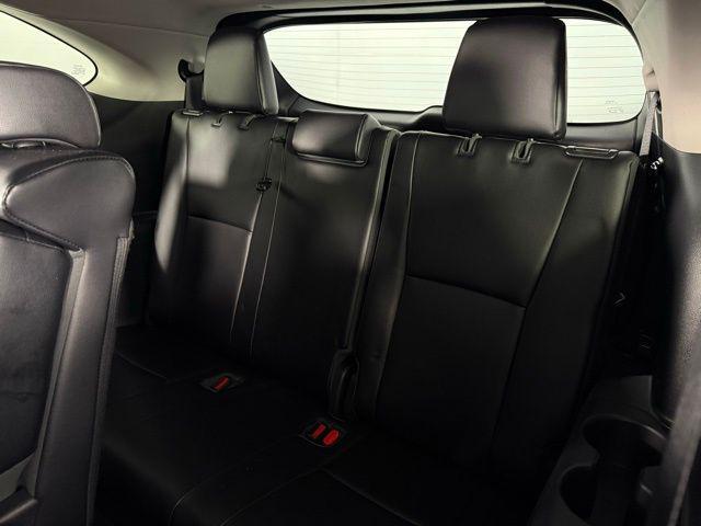 used 2022 Toyota Highlander car, priced at $31,001