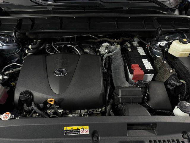 used 2022 Toyota Highlander car, priced at $31,001