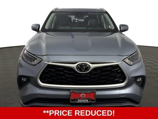 used 2022 Toyota Highlander car, priced at $31,001
