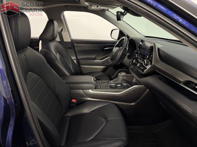 used 2020 Toyota Highlander car, priced at $29,827