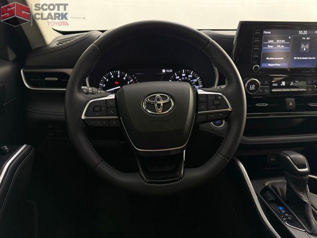 used 2020 Toyota Highlander car, priced at $29,827