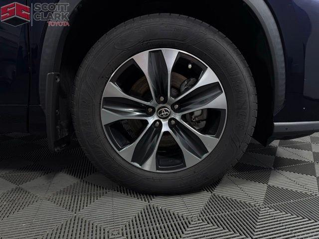 used 2020 Toyota Highlander car, priced at $29,827