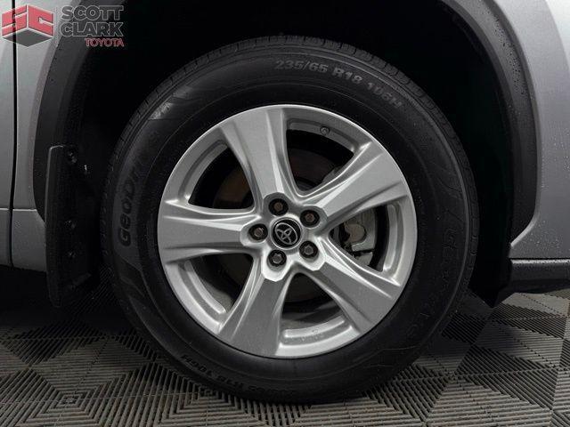 used 2022 Toyota Highlander car, priced at $29,703