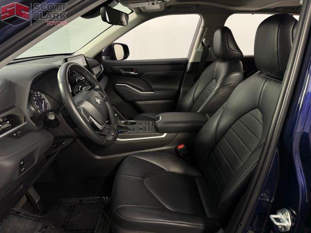 used 2022 Toyota Highlander car, priced at $40,578