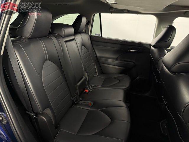 used 2022 Toyota Highlander car, priced at $40,578
