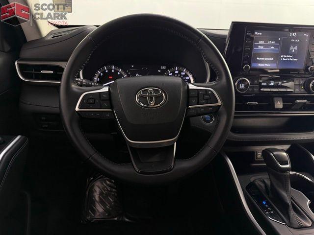 used 2022 Toyota Highlander car, priced at $40,578