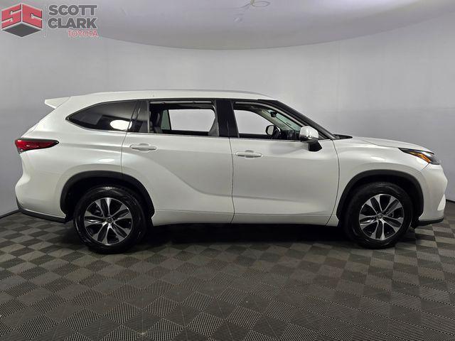 used 2022 Toyota Highlander car, priced at $36,243