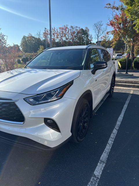 used 2025 Toyota Highlander car