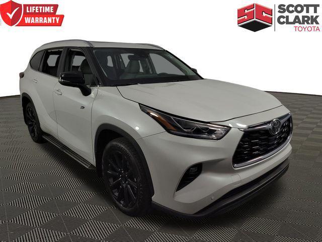 used 2025 Toyota Highlander car, priced at $47,867