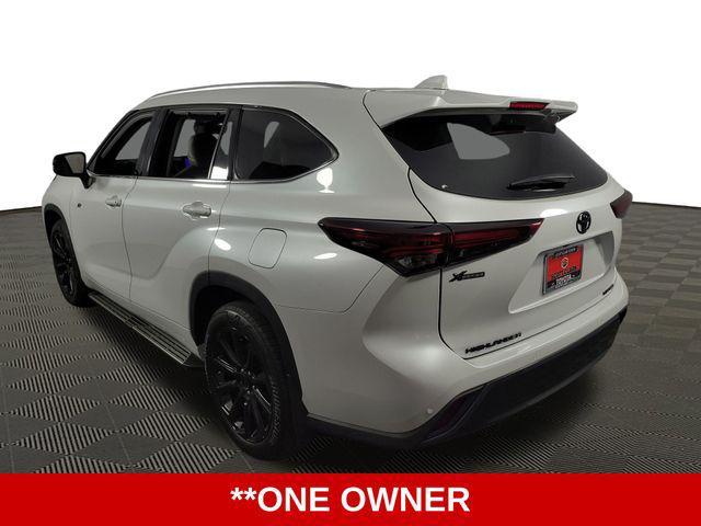 used 2025 Toyota Highlander car, priced at $47,867