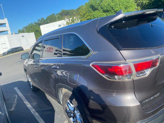 used 2015 Toyota Highlander car, priced at $19,064