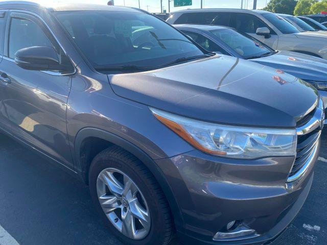 used 2015 Toyota Highlander car, priced at $19,064