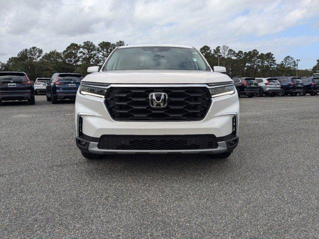 new 2025 Honda Pilot car, priced at $42,625