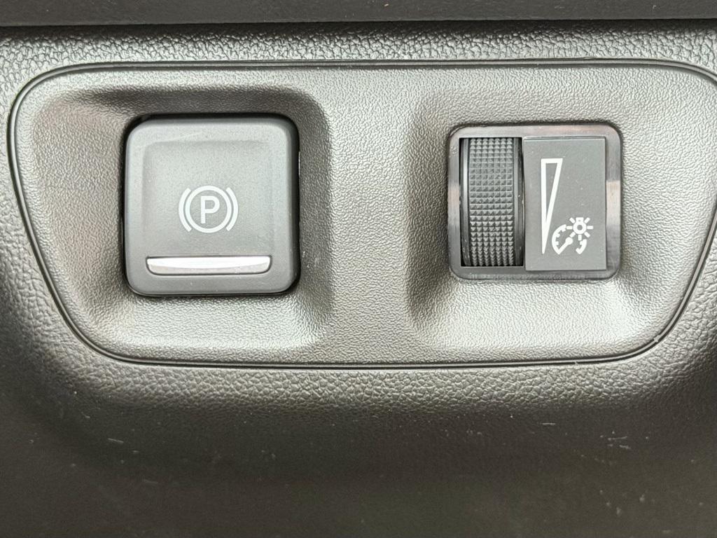 used 2022 GMC Acadia car, priced at $27,656