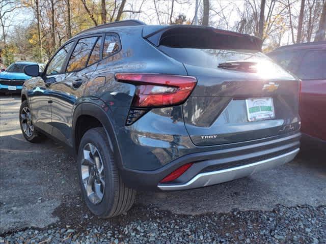 new 2025 Chevrolet Trax car, priced at $24,985