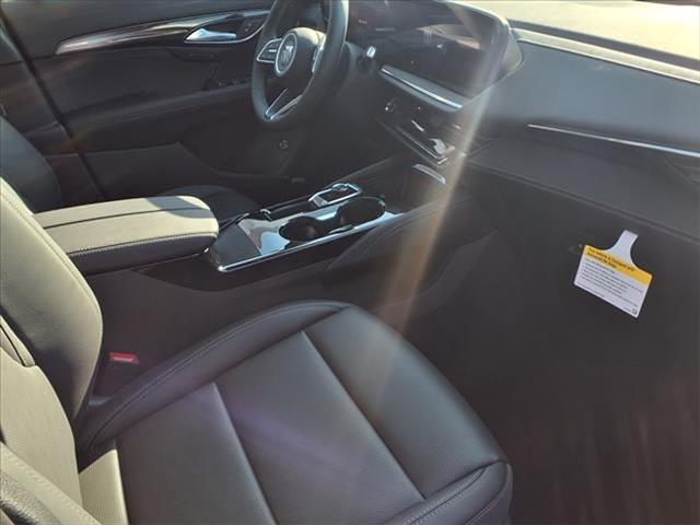 new 2025 Buick Envision car, priced at $39,998