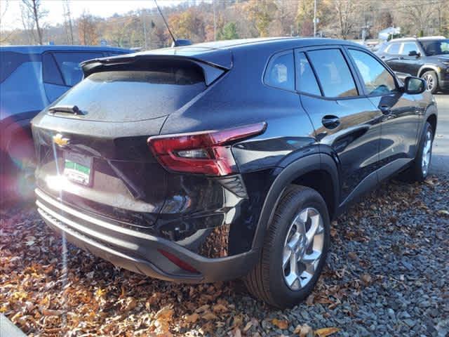 new 2025 Chevrolet Trax car, priced at $22,885