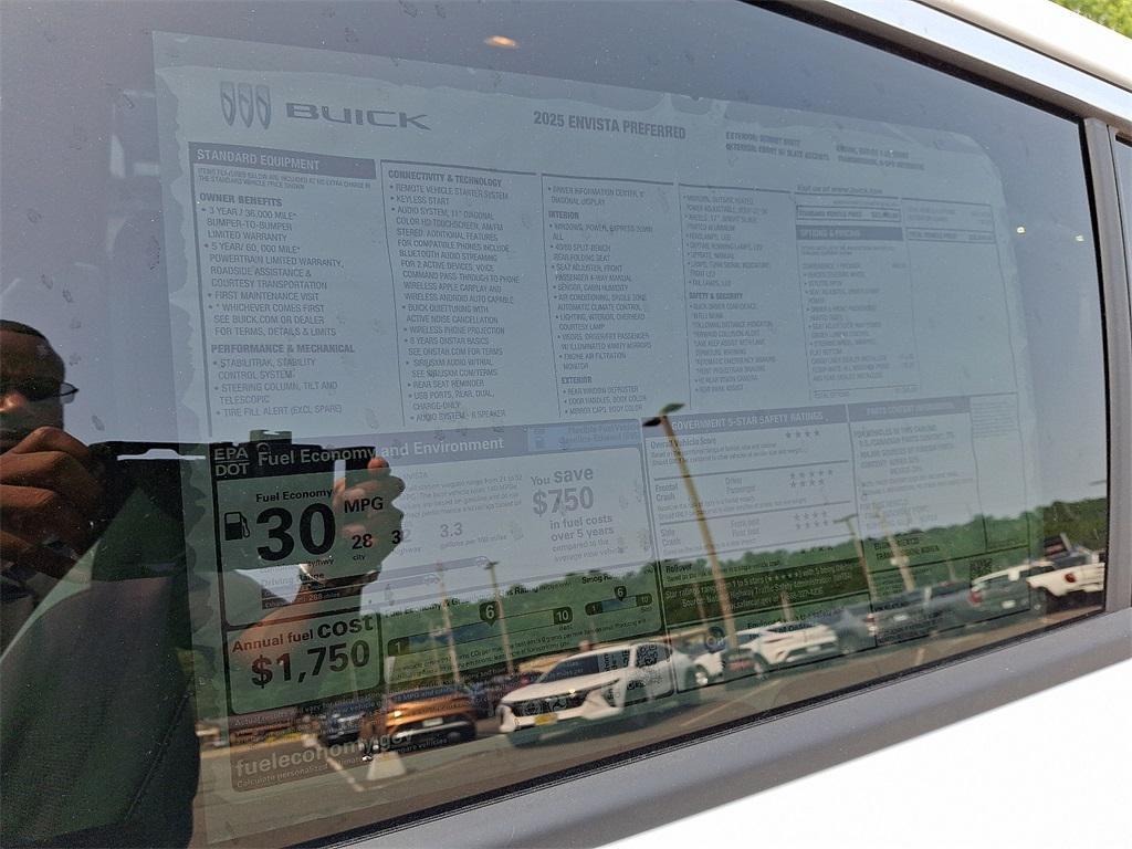 new 2025 Buick Envista car, priced at $26,540