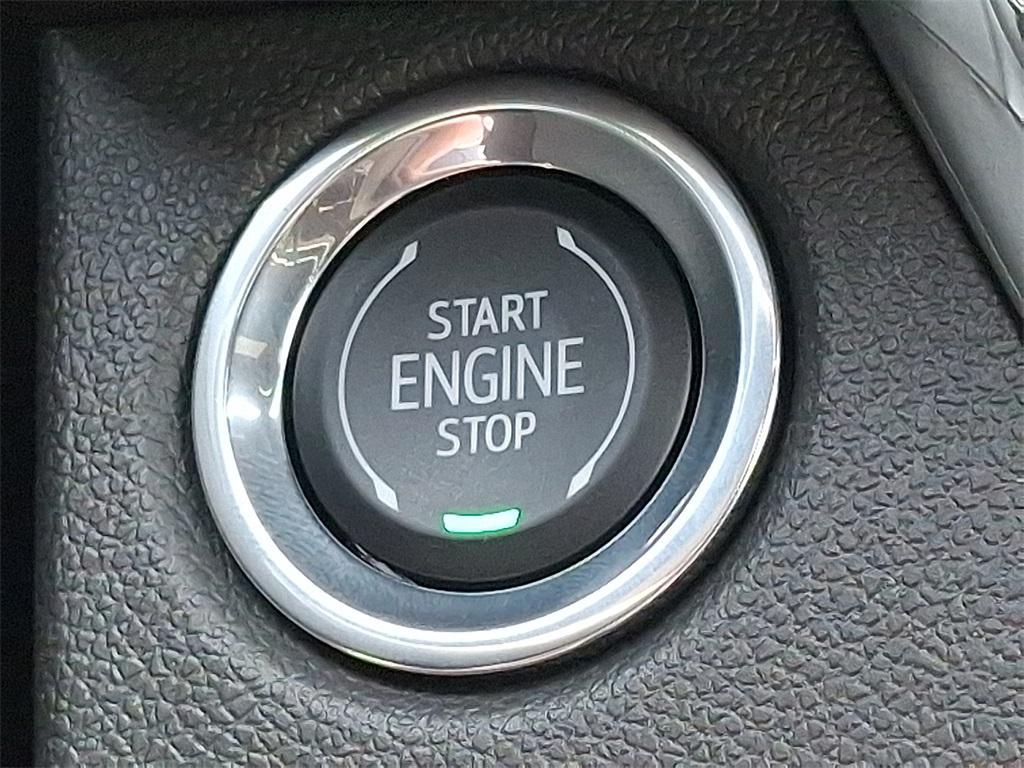 new 2025 Buick Envista car, priced at $26,540