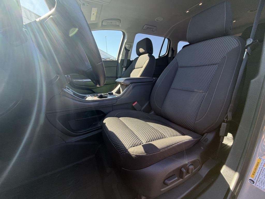 used 2023 GMC Acadia car, priced at $29,622