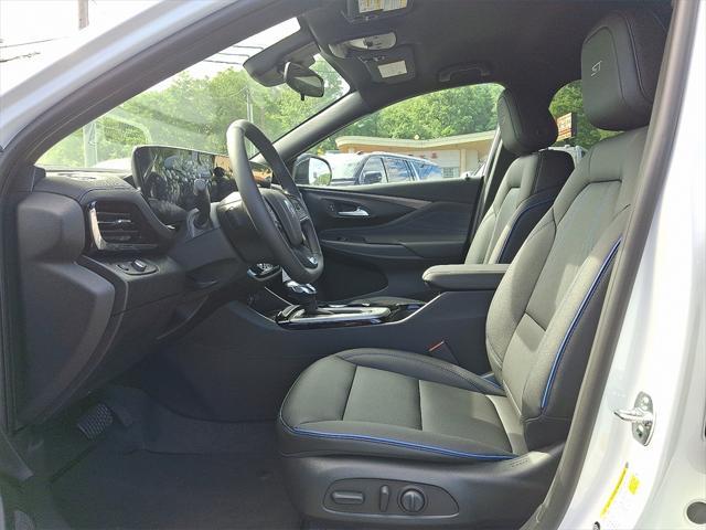 new 2025 Buick Envista car, priced at $28,185