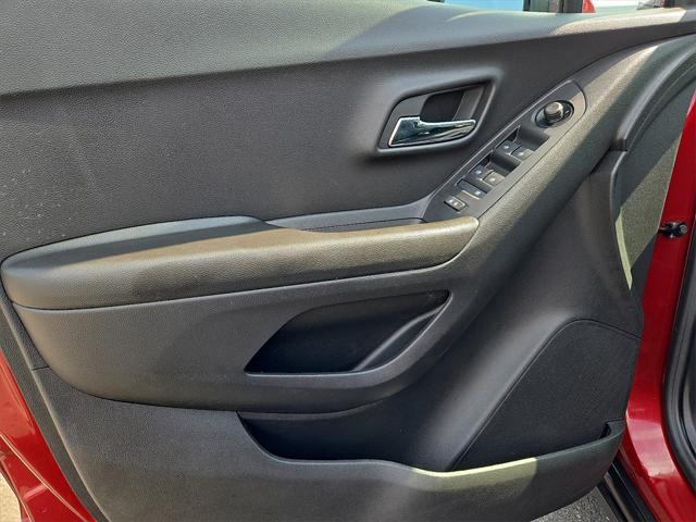 used 2022 Chevrolet Trax car, priced at $19,303