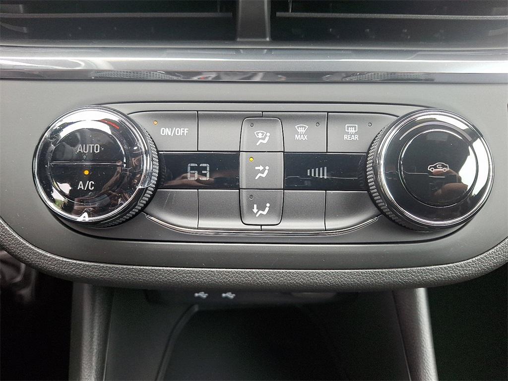 new 2025 Buick Envista car, priced at $25,690