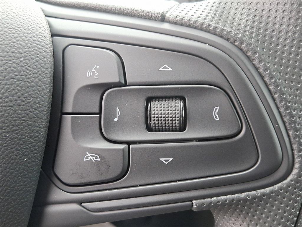 new 2025 Buick Envista car, priced at $25,690