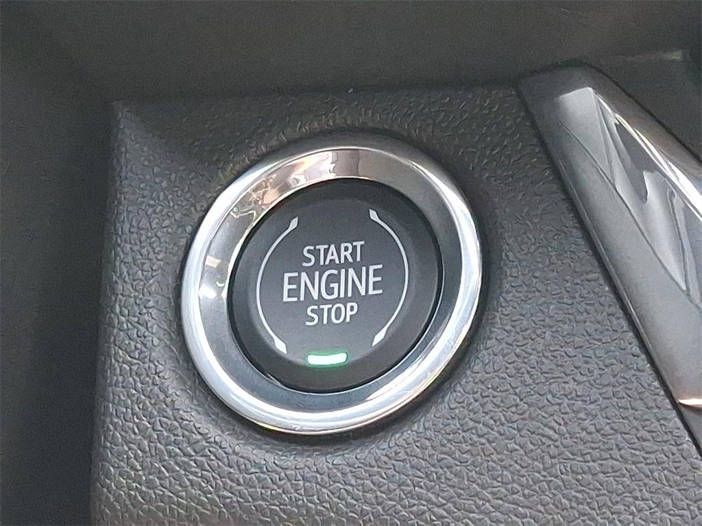 new 2025 Buick Envista car, priced at $27,280