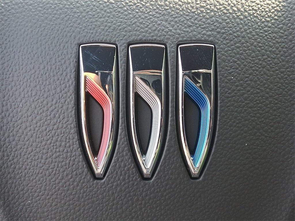 new 2025 Buick Envista car, priced at $27,280