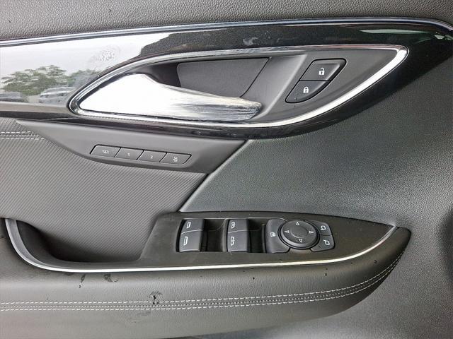 new 2025 Buick Envision car, priced at $39,998
