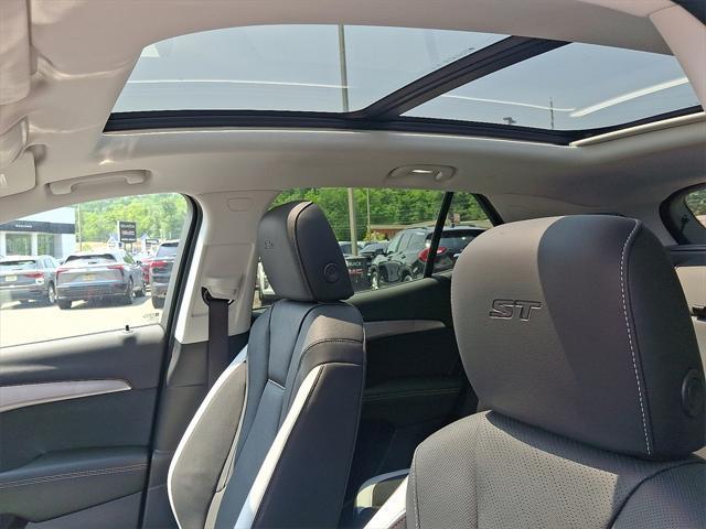 new 2025 Buick Envision car, priced at $42,423