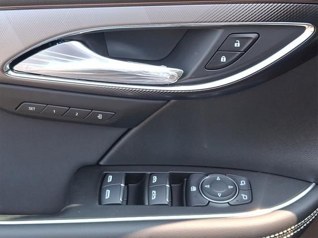 new 2025 Buick Envision car, priced at $42,423