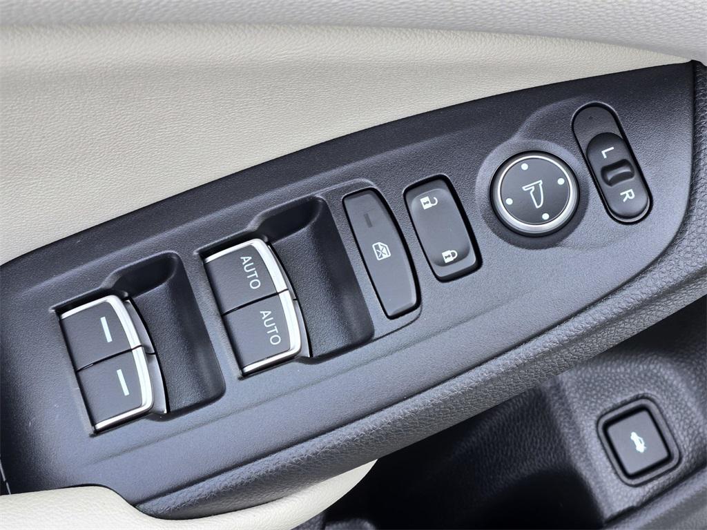 used 2021 Honda Accord Hybrid car, priced at $25,900