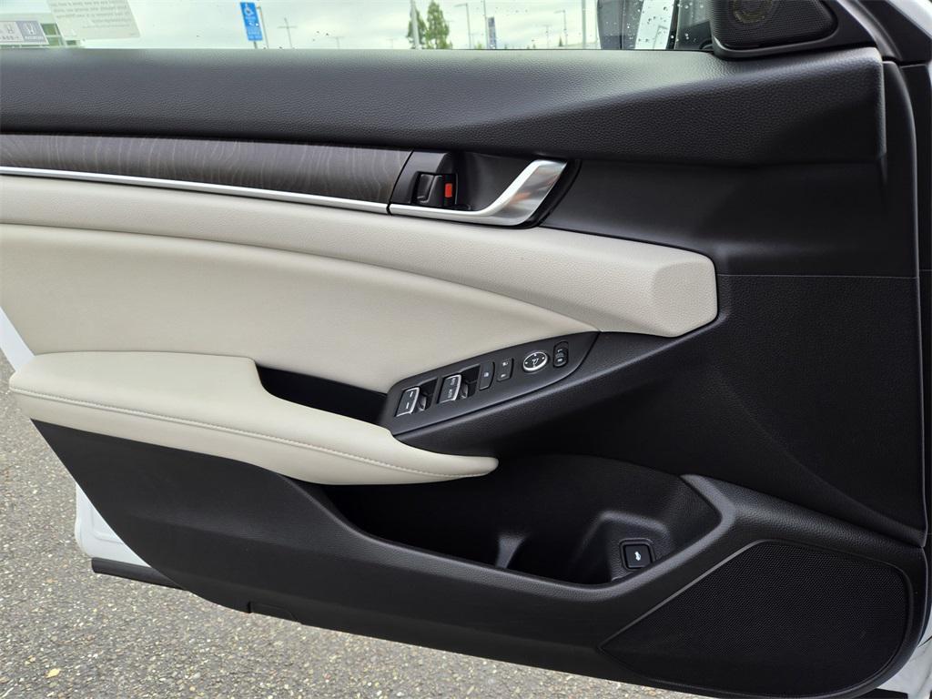 used 2021 Honda Accord Hybrid car, priced at $25,900