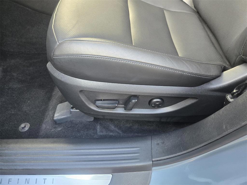 used 2025 INFINITI QX55 car, priced at $39,900