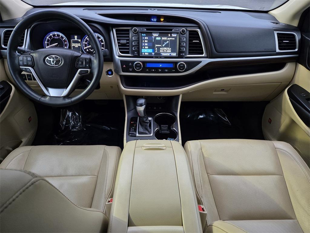 used 2016 Toyota Highlander car, priced at $23,900