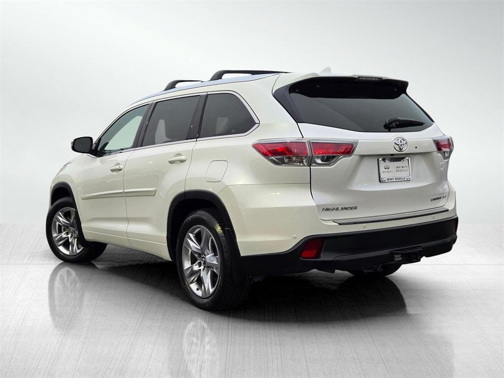 used 2016 Toyota Highlander car, priced at $23,900