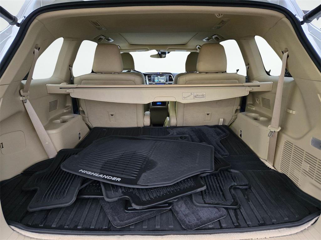 used 2016 Toyota Highlander car, priced at $23,900