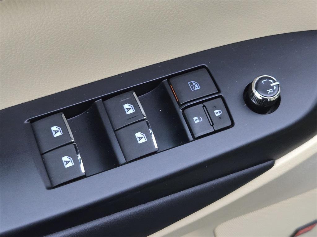 used 2016 Toyota Highlander car, priced at $23,900