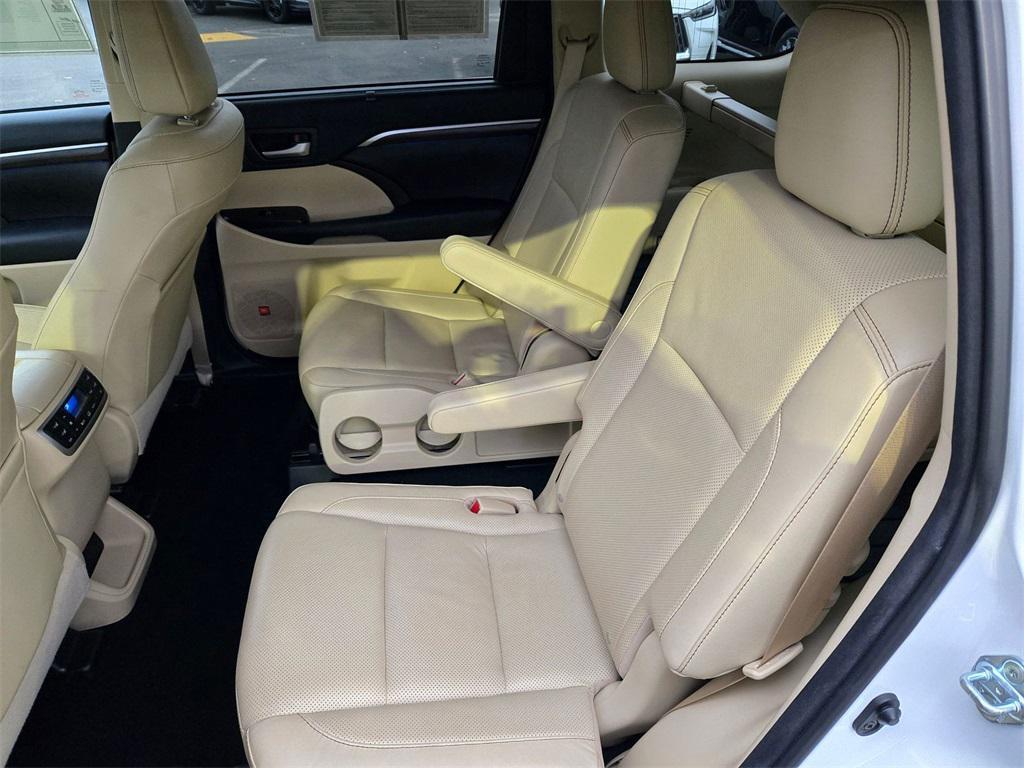 used 2016 Toyota Highlander car, priced at $23,900