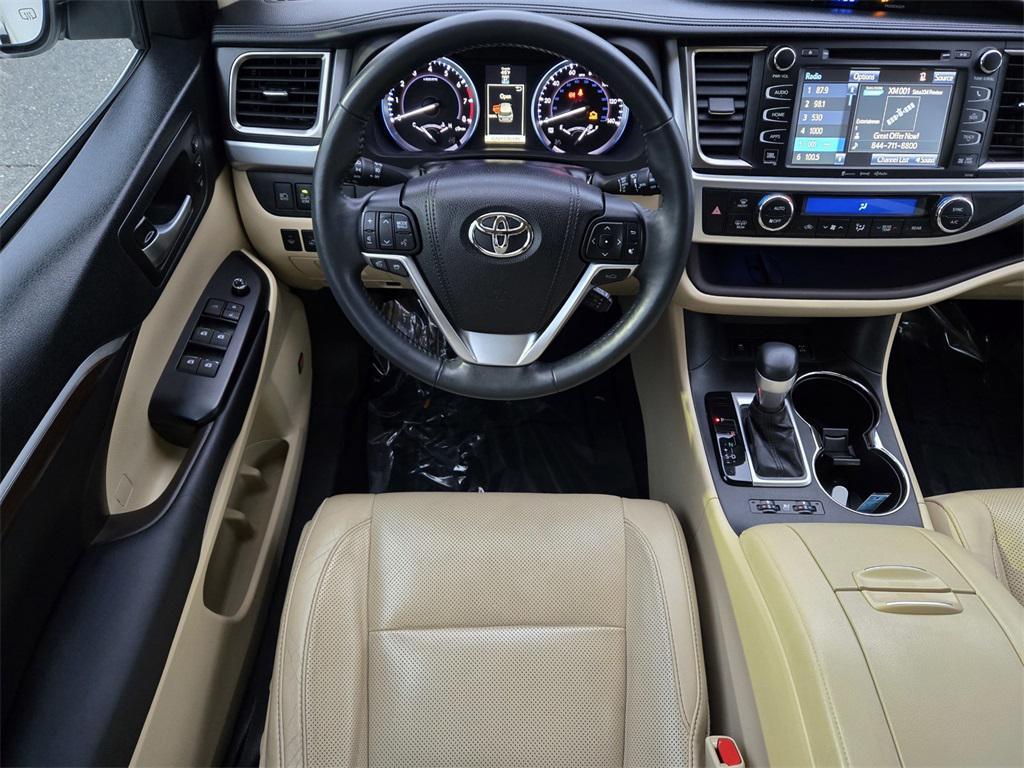 used 2016 Toyota Highlander car, priced at $23,900