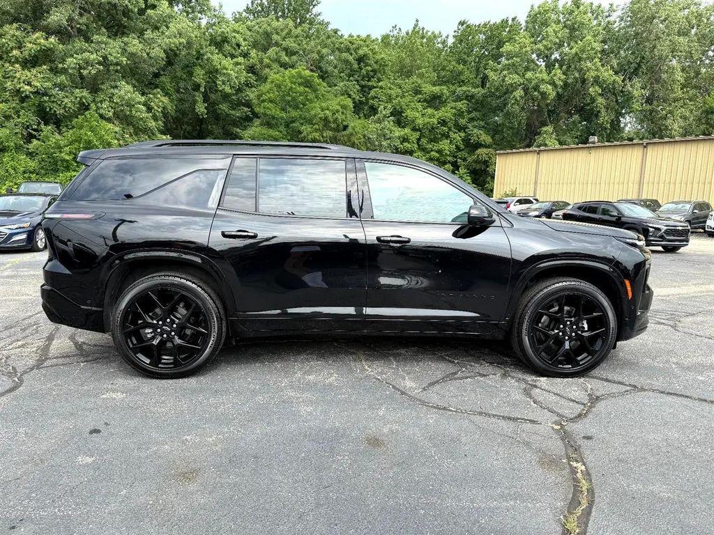 used 2024 Chevrolet Traverse car, priced at $54,900