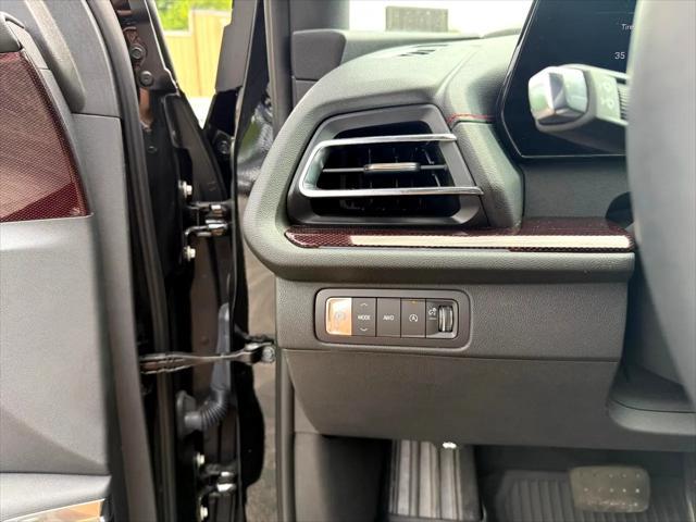 used 2024 Chevrolet Traverse car, priced at $54,900