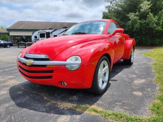 used 2003 Chevrolet SSR car, priced at $29,900